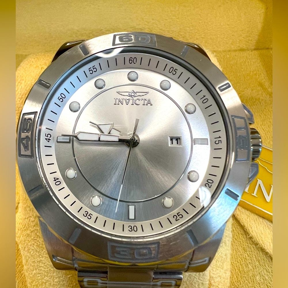Invicta Pro Diver Men’s Quartz Watch